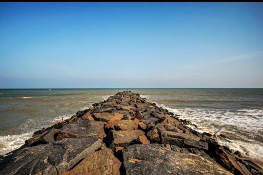 Serenity Bay Home Stay Pondicherry Exteriör bild